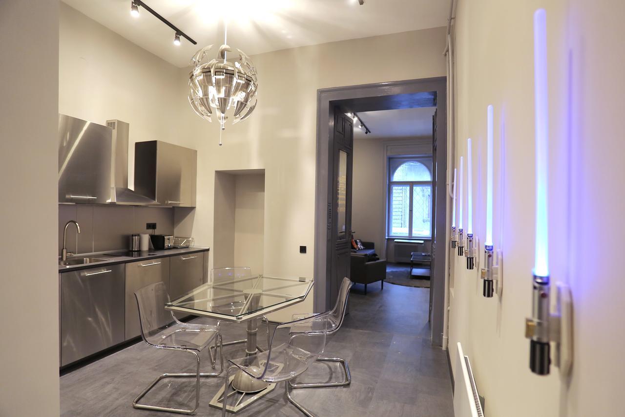 D.Five Galactic Apartment Budapest Exteriör bild