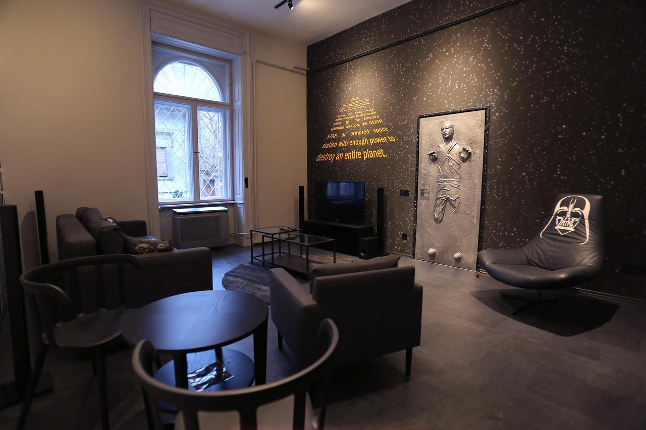 D.Five Galactic Apartment Budapest Exteriör bild